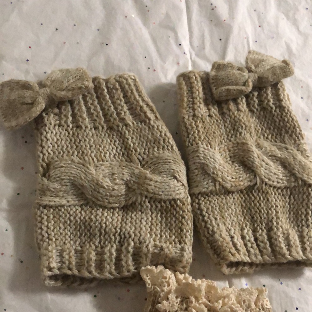 Catos and Claire’s brand leg warmers - Picture 2 of 9